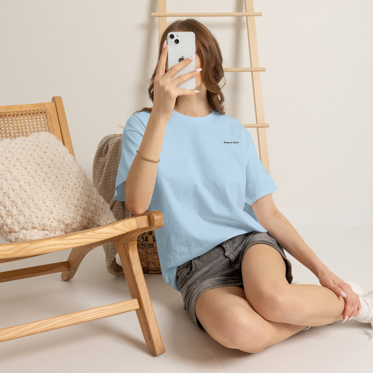 Camiseta de algodón grueso estándar Future Sync | Ropa urbana de estética minimalista