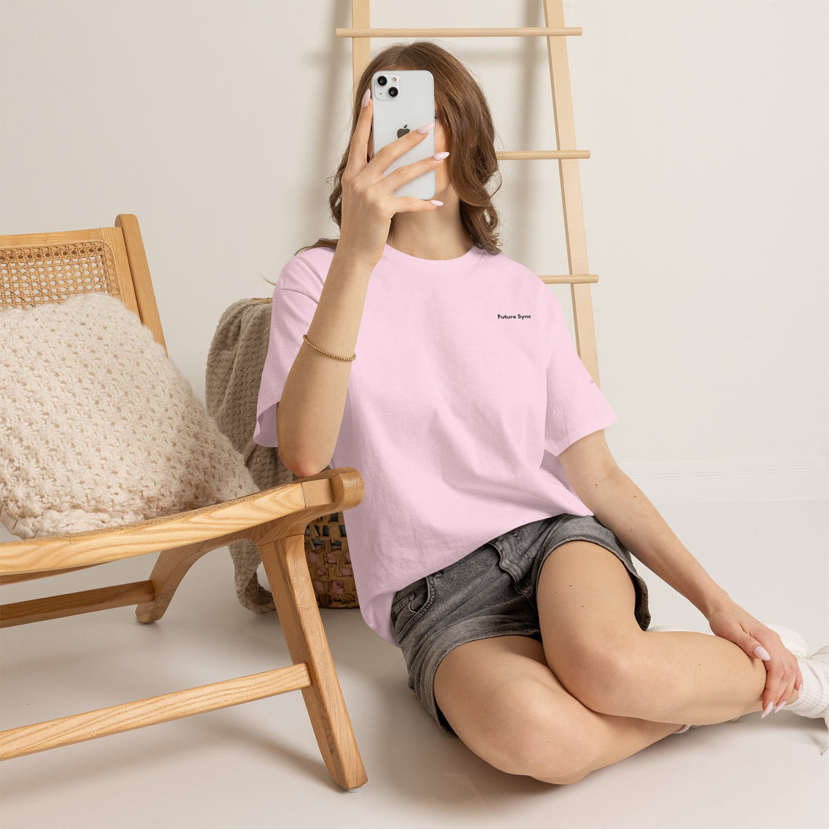 Camiseta de algodón grueso estándar Future Sync | Ropa urbana de estética minimalista