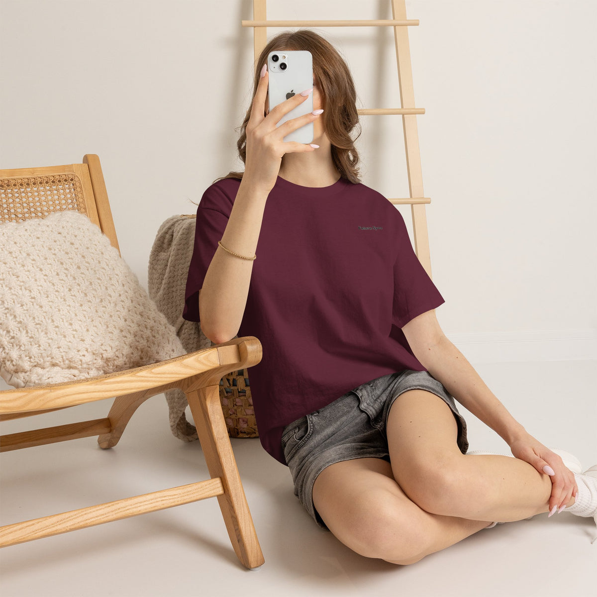 Camiseta de algodón grueso estándar Future Sync | Ropa urbana de estética minimalista