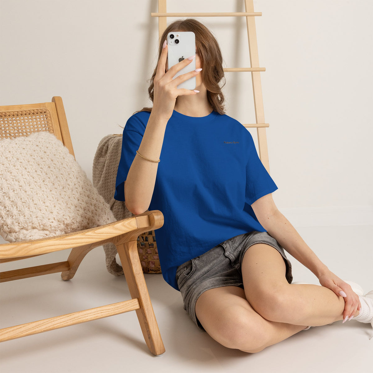Camiseta de algodón grueso estándar Future Sync | Ropa urbana de estética minimalista