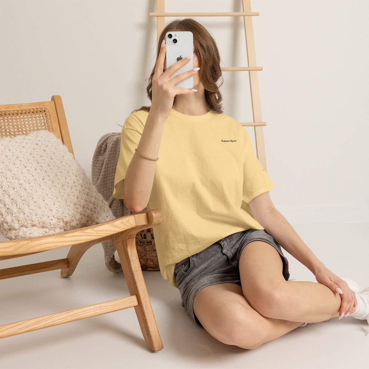 Camiseta de algodón grueso estándar Future Sync | Ropa urbana de estética minimalista